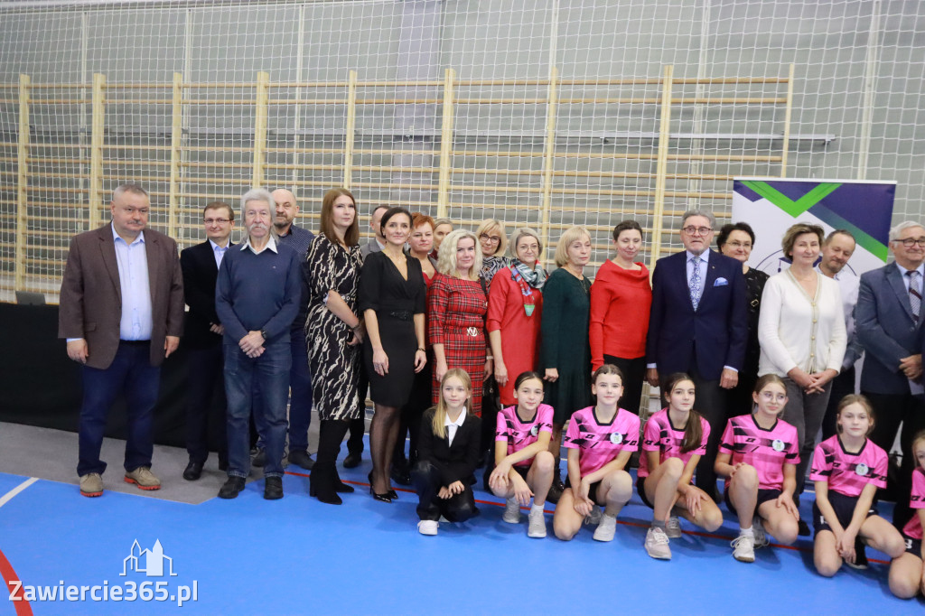 Fotorelacja: Uroczyste otwarcie hali sportowej przy Sp13 w Zawierciu