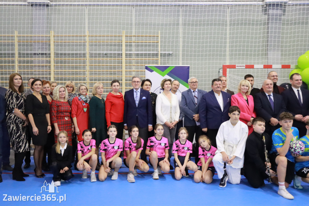 Fotorelacja: Uroczyste otwarcie hali sportowej przy Sp13 w Zawierciu