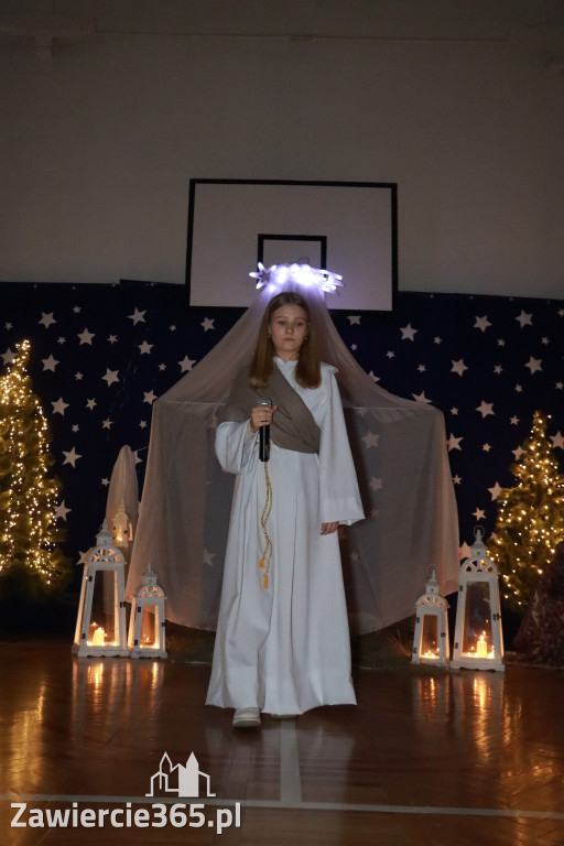 Fotorelacja: Jasełka i Jarmark Bożonarodzeniowy w Sp4