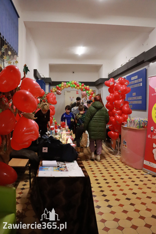 Fotorelacja: Jasełka i Jarmark Bożonarodzeniowy w Sp4
