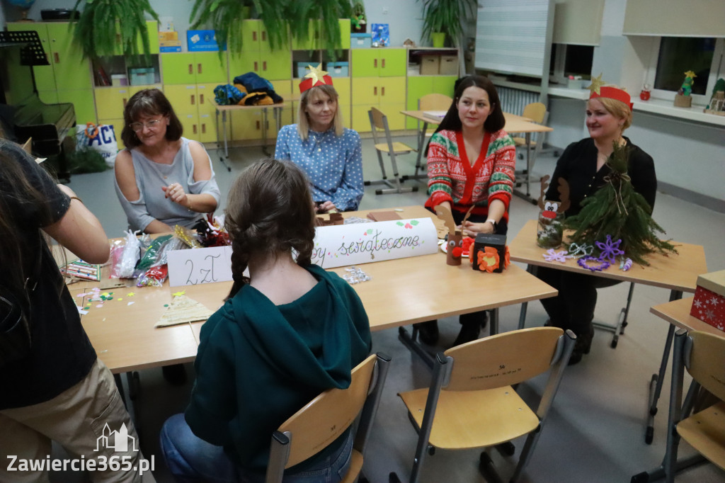 Fotorelacja: Jasełka i Jarmark Bożonarodzeniowy w Sp4