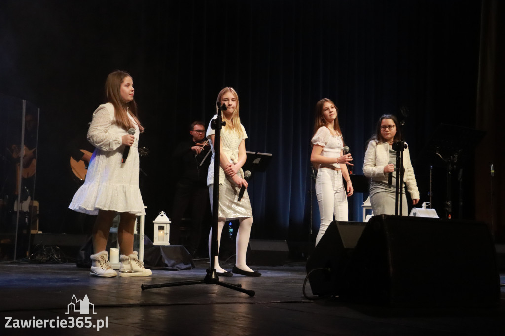 Fotorelacja: W krainie świątecznych melodii w MOK Zawiercie
