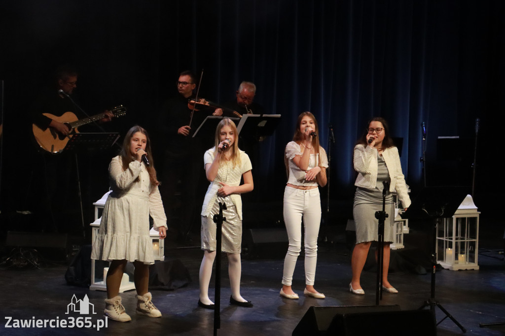Fotorelacja: W krainie świątecznych melodii w MOK Zawiercie