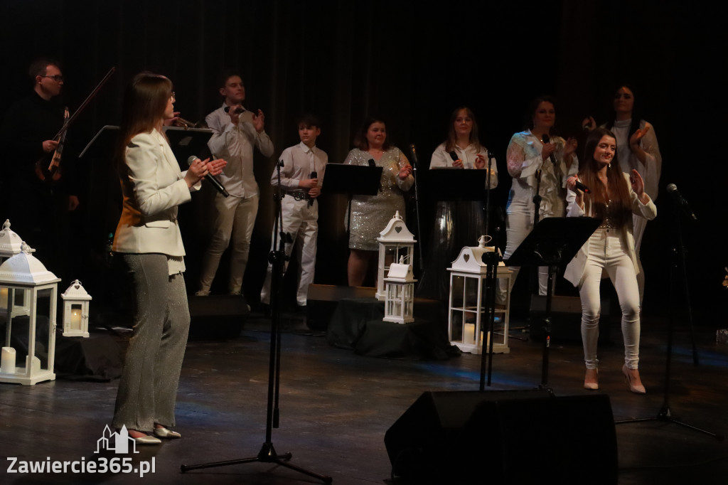 Fotorelacja: W krainie świątecznych melodii w MOK Zawiercie