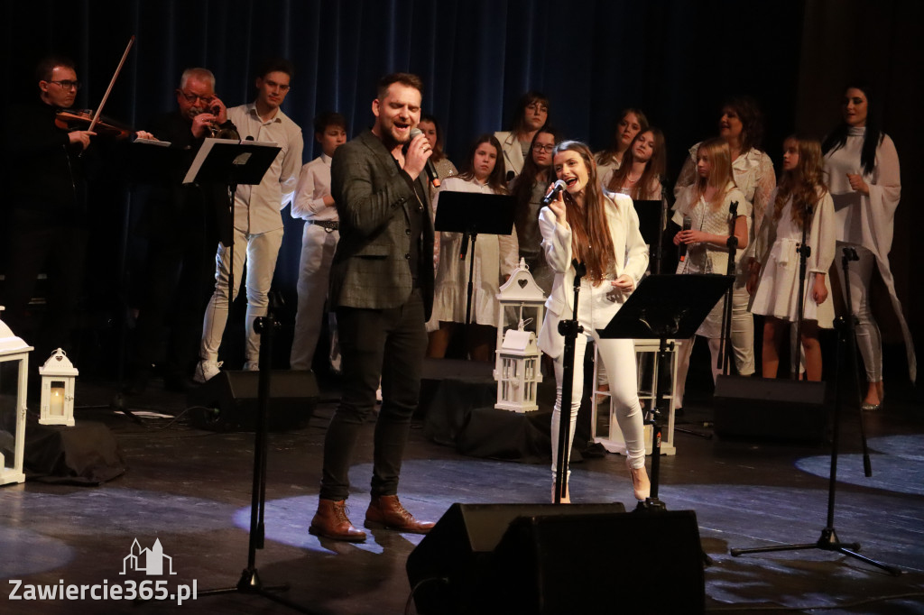 Fotorelacja: W krainie świątecznych melodii w MOK Zawiercie