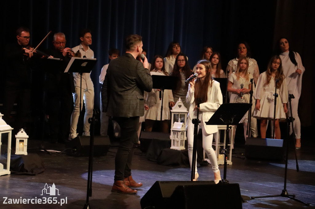 Fotorelacja: W krainie świątecznych melodii w MOK Zawiercie