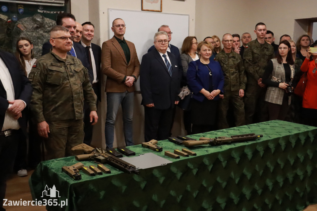 Fotorelacja: STRZELNICA W POWIECIE uroczyste otwarcie w Łazach.