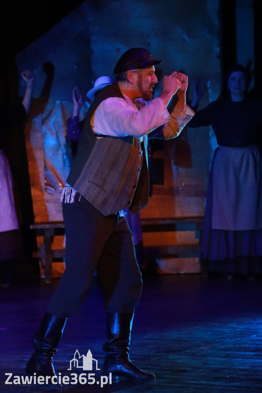 Fotorelacja: Musical SKRZYPEK NA DACHU w MOK Zawiercie