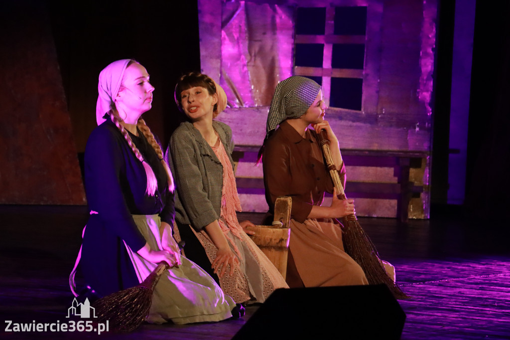 Fotorelacja: Musical SKRZYPEK NA DACHU w MOK Zawiercie
