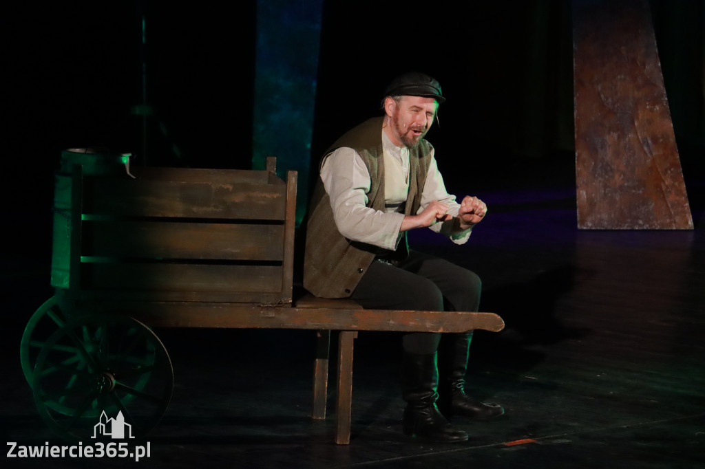 Fotorelacja: Musical SKRZYPEK NA DACHU w MOK Zawiercie