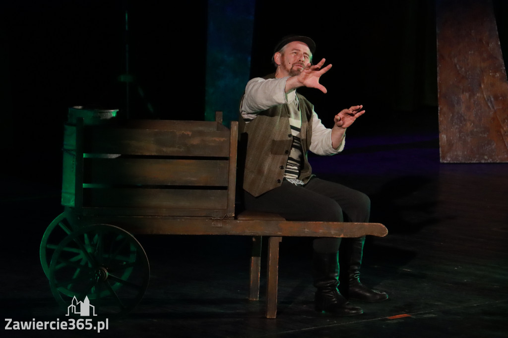 Fotorelacja: Musical SKRZYPEK NA DACHU w MOK Zawiercie