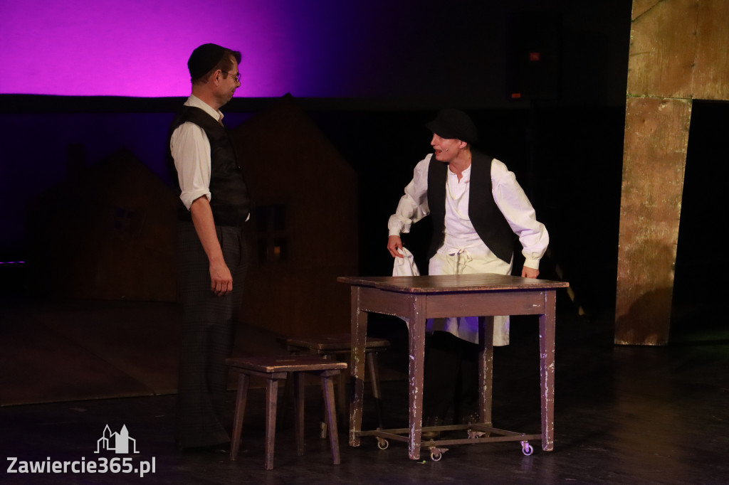 Fotorelacja: Musical SKRZYPEK NA DACHU w MOK Zawiercie