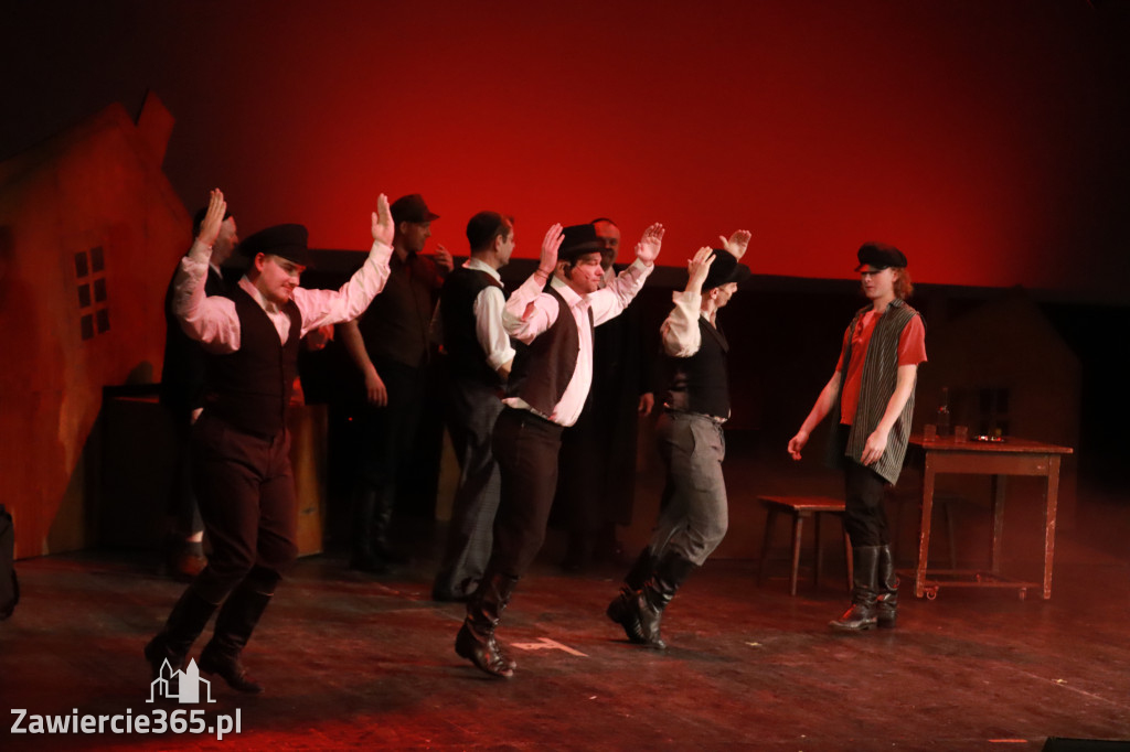 Fotorelacja: Musical SKRZYPEK NA DACHU w MOK Zawiercie
