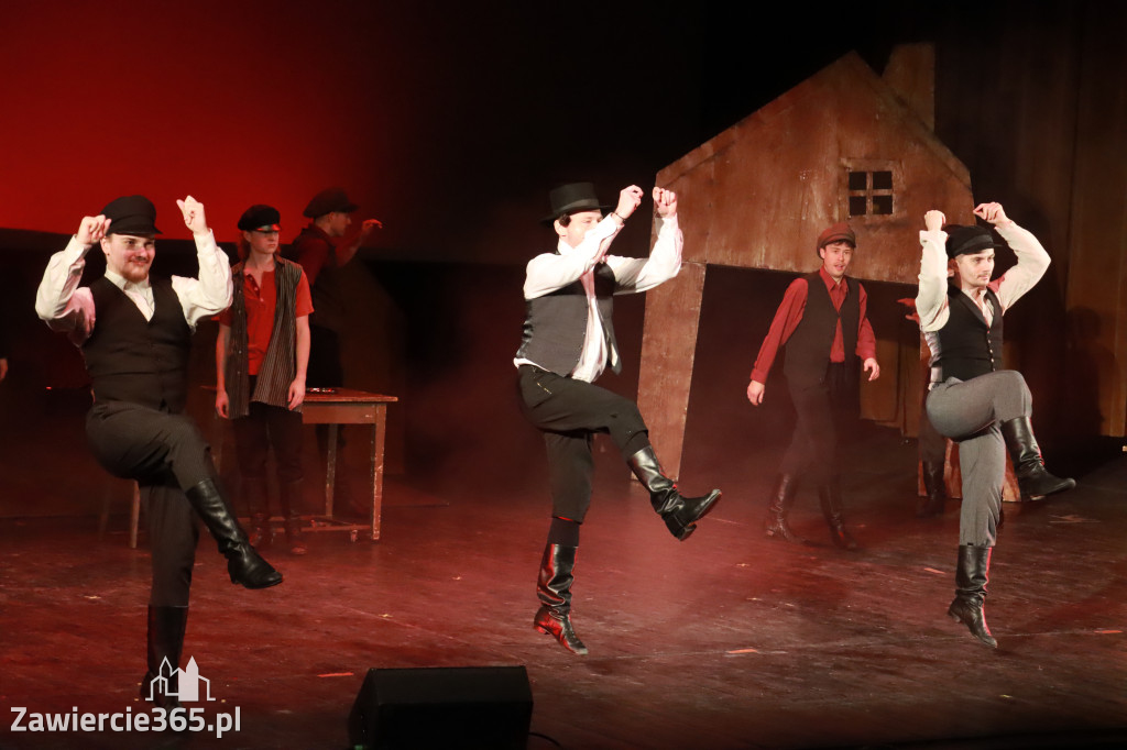 Fotorelacja: Musical SKRZYPEK NA DACHU w MOK Zawiercie