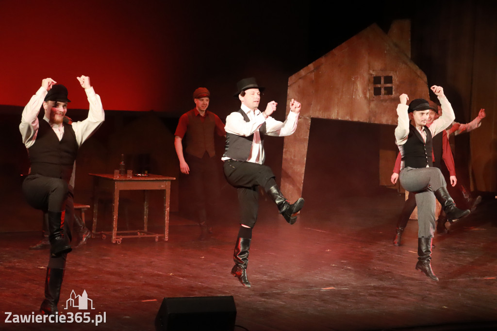 Fotorelacja: Musical SKRZYPEK NA DACHU w MOK Zawiercie