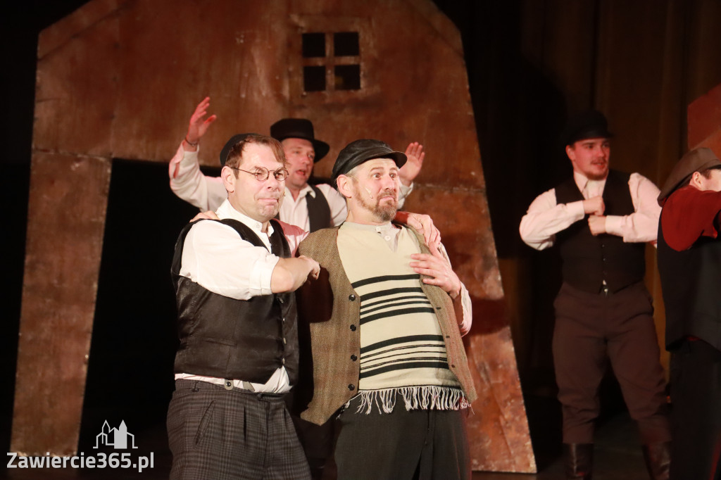 Fotorelacja: Musical SKRZYPEK NA DACHU w MOK Zawiercie