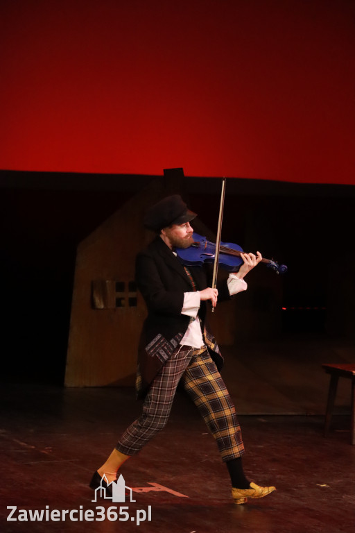 Fotorelacja: Musical SKRZYPEK NA DACHU w MOK Zawiercie