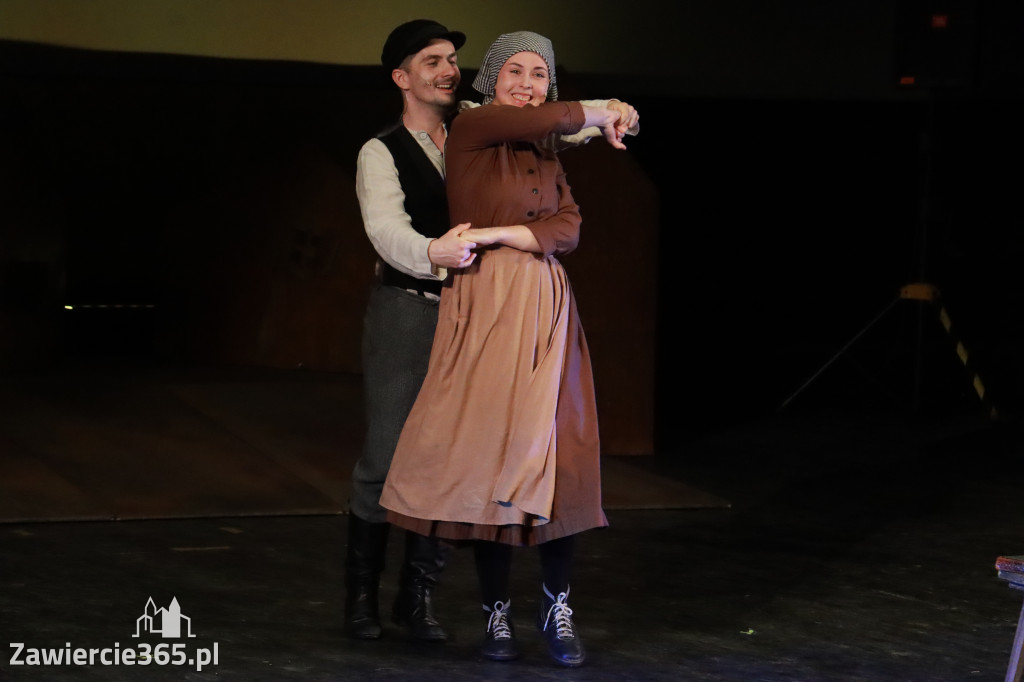 Fotorelacja: Musical SKRZYPEK NA DACHU w MOK Zawiercie