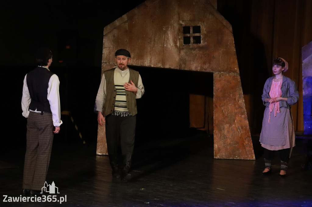 Fotorelacja: Musical SKRZYPEK NA DACHU w MOK Zawiercie