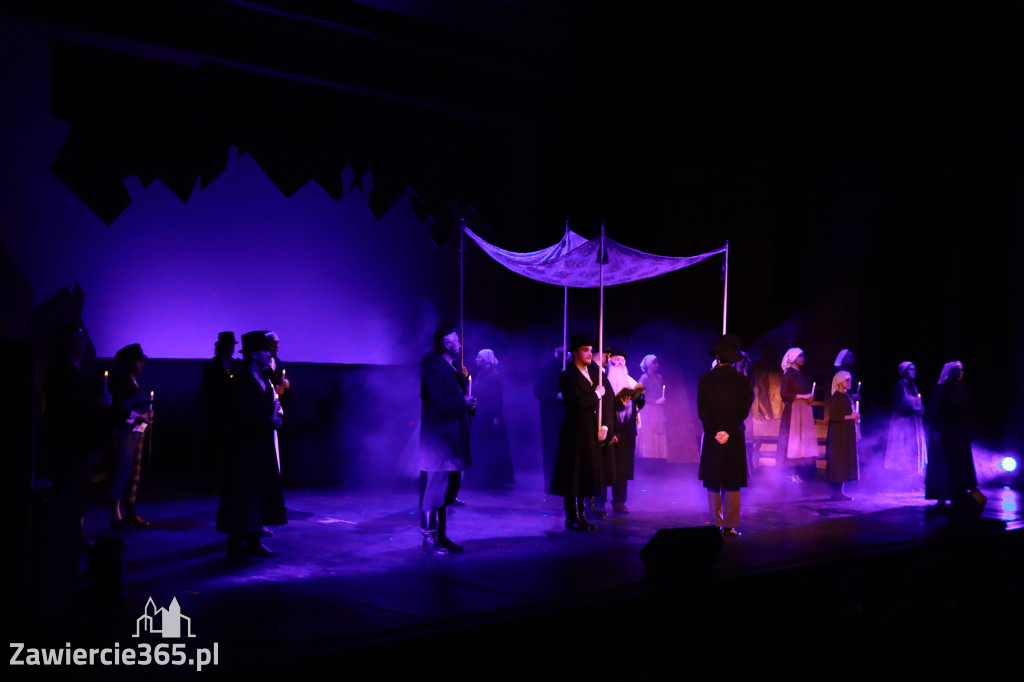 Fotorelacja: Musical SKRZYPEK NA DACHU w MOK Zawiercie