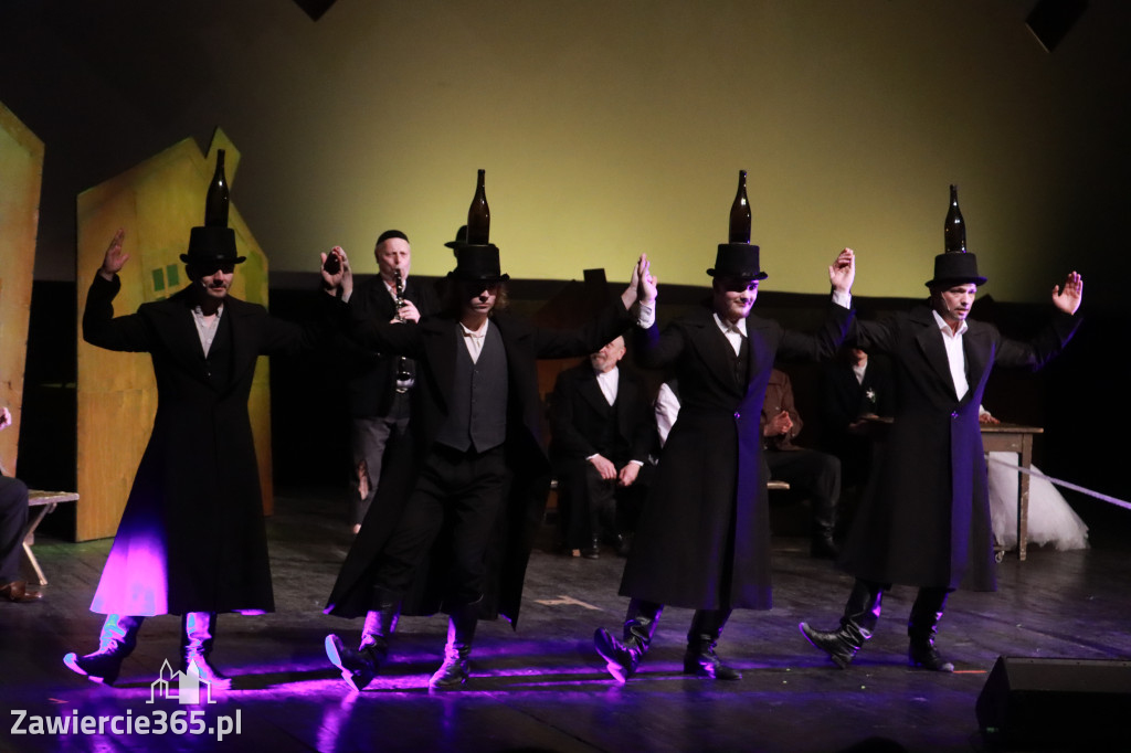 Fotorelacja: Musical SKRZYPEK NA DACHU w MOK Zawiercie