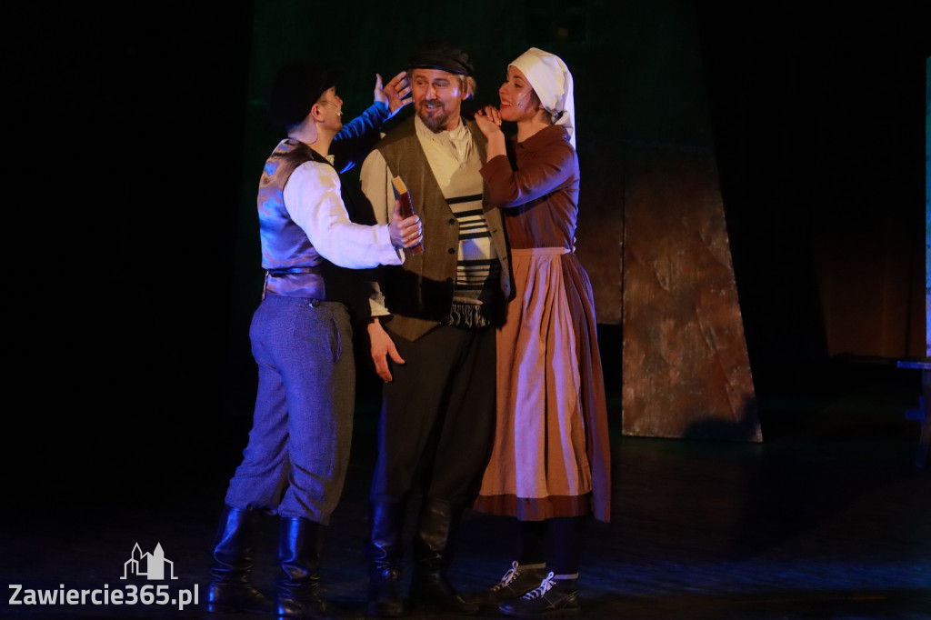Fotorelacja: Musical SKRZYPEK NA DACHU w MOK Zawiercie