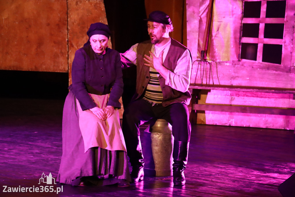 Fotorelacja: Musical SKRZYPEK NA DACHU w MOK Zawiercie