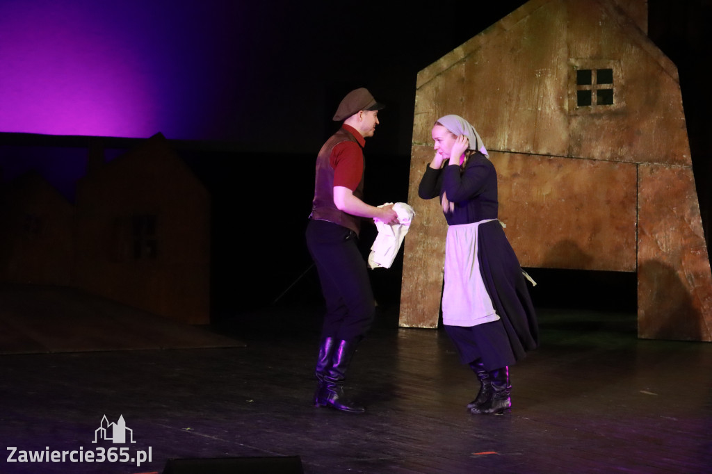 Fotorelacja: Musical SKRZYPEK NA DACHU w MOK Zawiercie