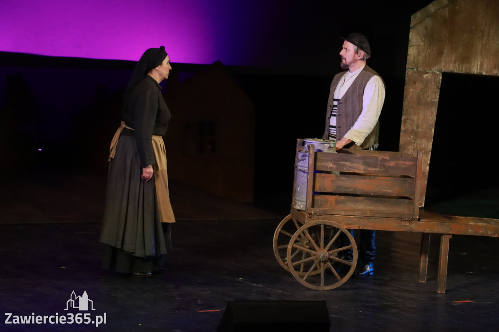 Fotorelacja: Musical SKRZYPEK NA DACHU w MOK Zawiercie