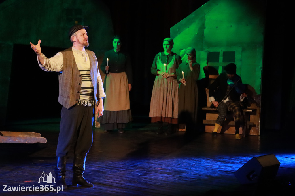 Fotorelacja: Musical SKRZYPEK NA DACHU w MOK Zawiercie