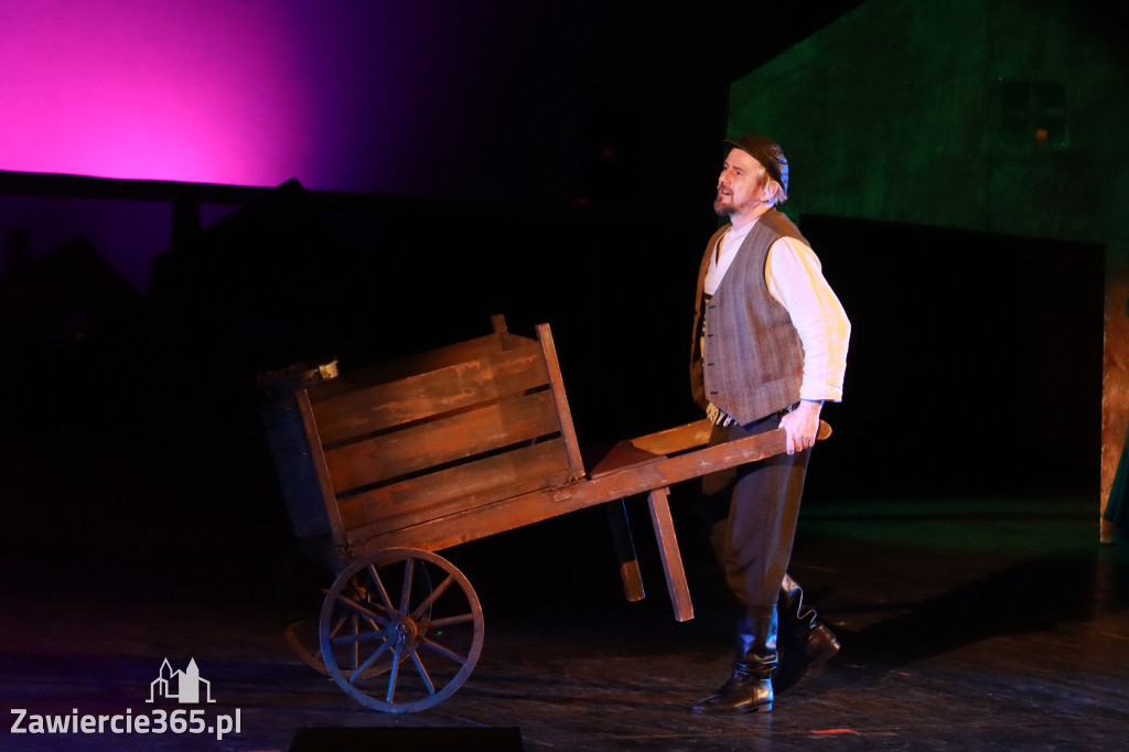 Fotorelacja: Musical SKRZYPEK NA DACHU w MOK Zawiercie