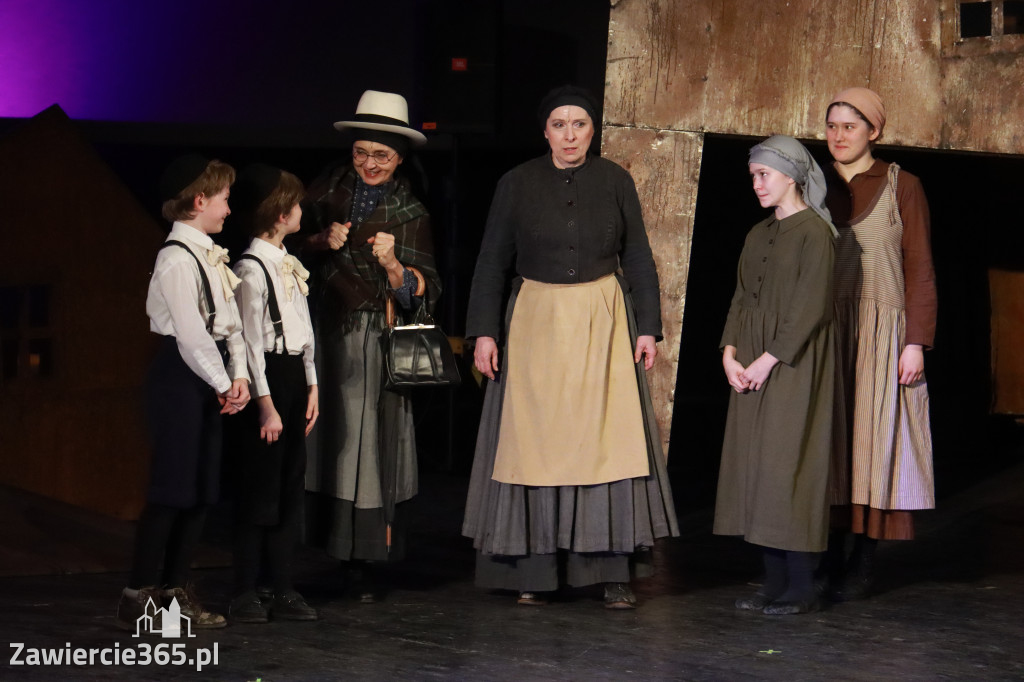 Fotorelacja: Musical SKRZYPEK NA DACHU w MOK Zawiercie
