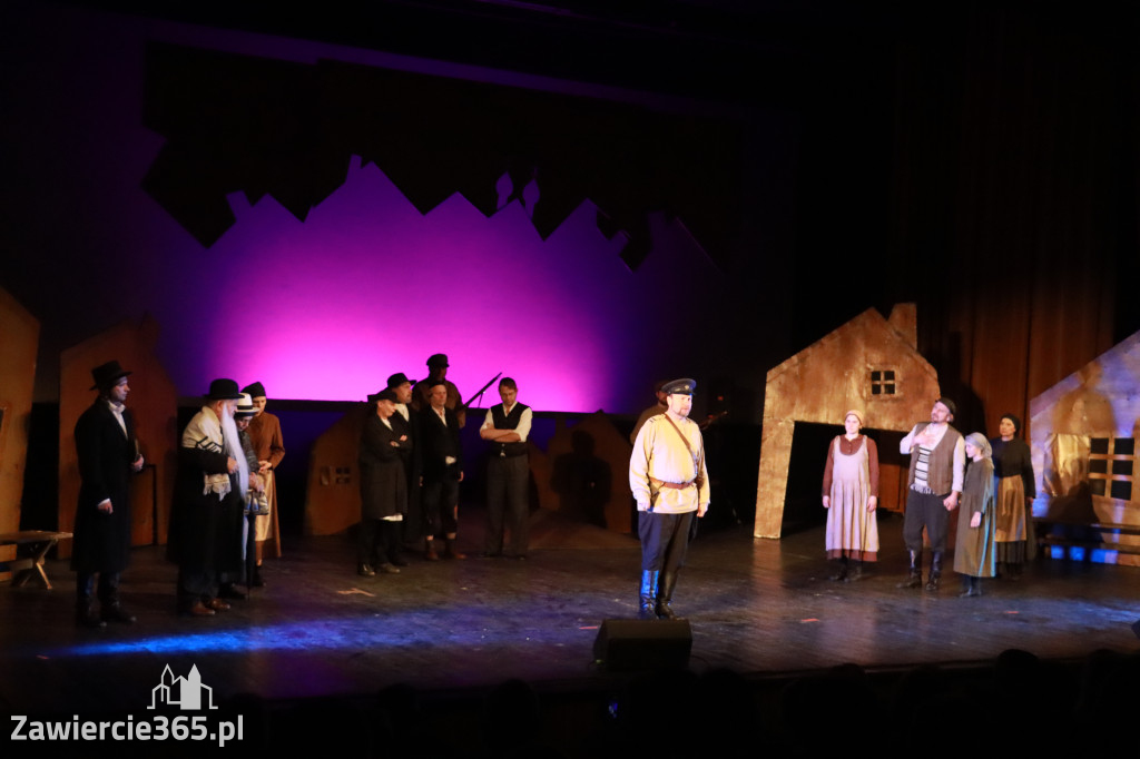 Fotorelacja: Musical SKRZYPEK NA DACHU w MOK Zawiercie