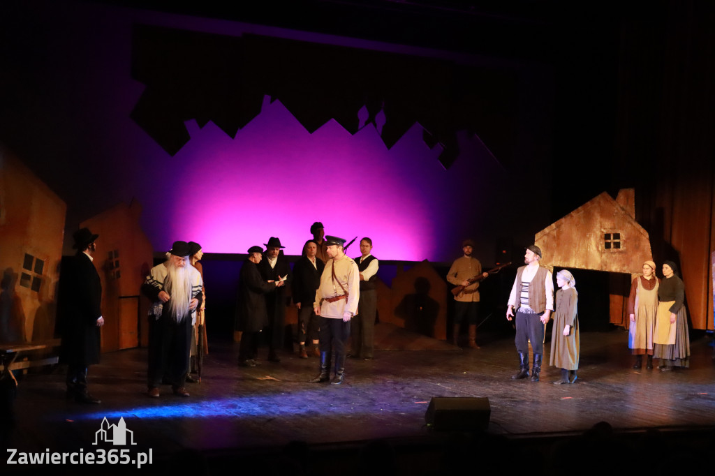 Fotorelacja: Musical SKRZYPEK NA DACHU w MOK Zawiercie