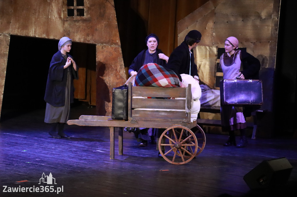 Fotorelacja: Musical SKRZYPEK NA DACHU w MOK Zawiercie