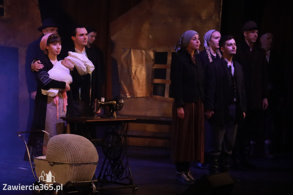 Fotorelacja: Musical SKRZYPEK NA DACHU w MOK Zawiercie