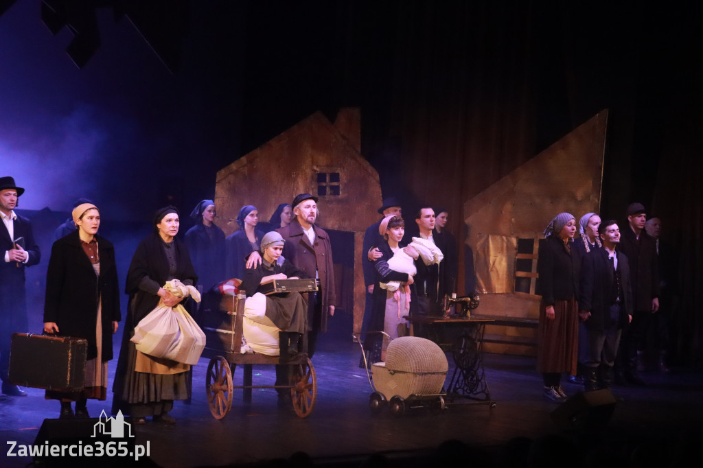 Fotorelacja: Musical SKRZYPEK NA DACHU w MOK Zawiercie