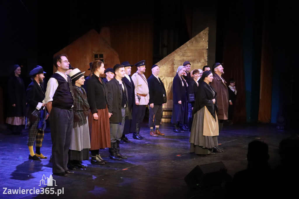 Fotorelacja: Musical SKRZYPEK NA DACHU w MOK Zawiercie