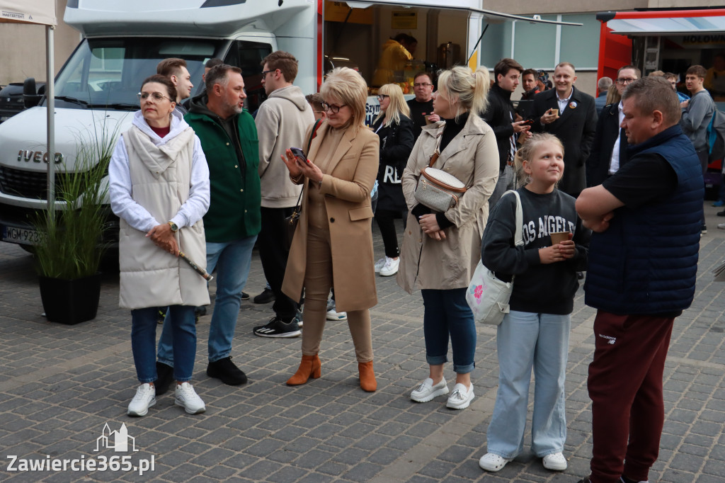 Fotorelacja: Spotkanie otwarte w Zawierciu z Szymonem Hołownia