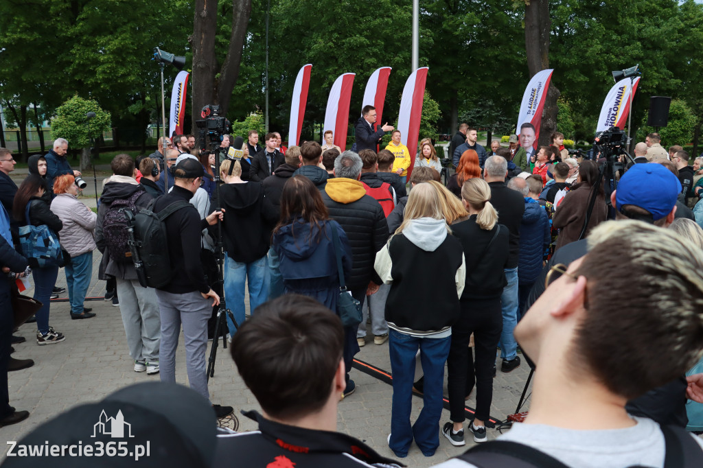 Fotorelacja: Spotkanie otwarte w Zawierciu z Szymonem Hołownia