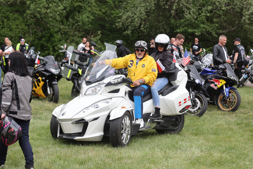 Fotorelacja: Obchody Święta Konstytucji i MOTO piknik w Łazach.
