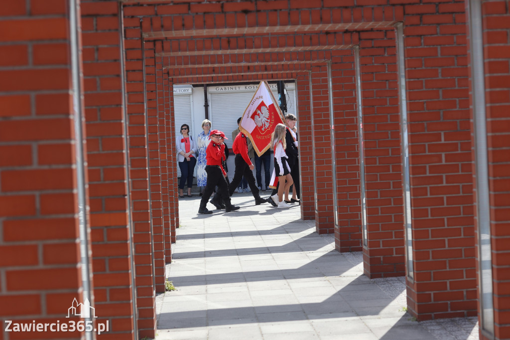 Fotorelacja: Obchody Święta Konstytucji i MOTO piknik w Łazach.