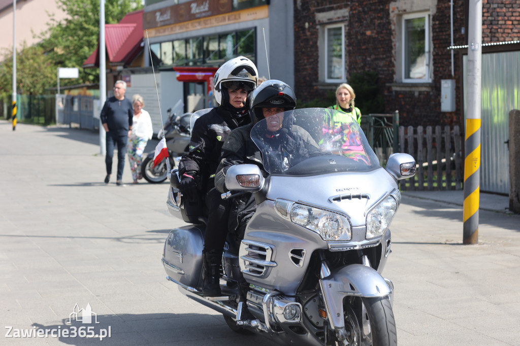 Fotorelacja: Obchody Święta Konstytucji i MOTO piknik w Łazach.