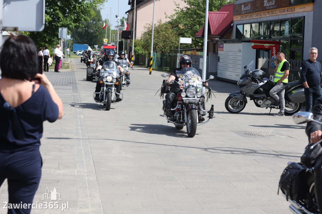 Fotorelacja: Obchody Święta Konstytucji i MOTO piknik w Łazach.