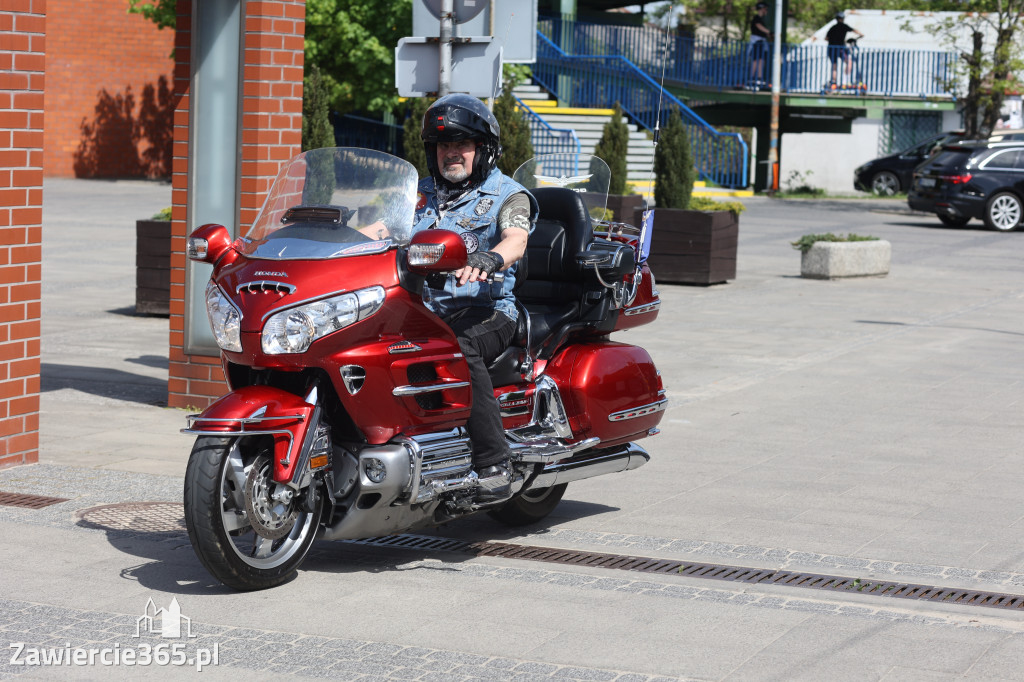 Fotorelacja: Obchody Święta Konstytucji i MOTO piknik w Łazach.