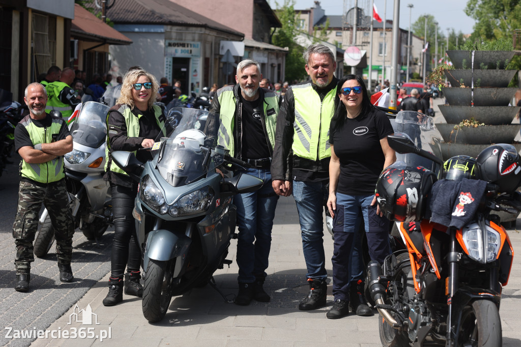 Fotorelacja: Obchody Święta Konstytucji i MOTO piknik w Łazach.