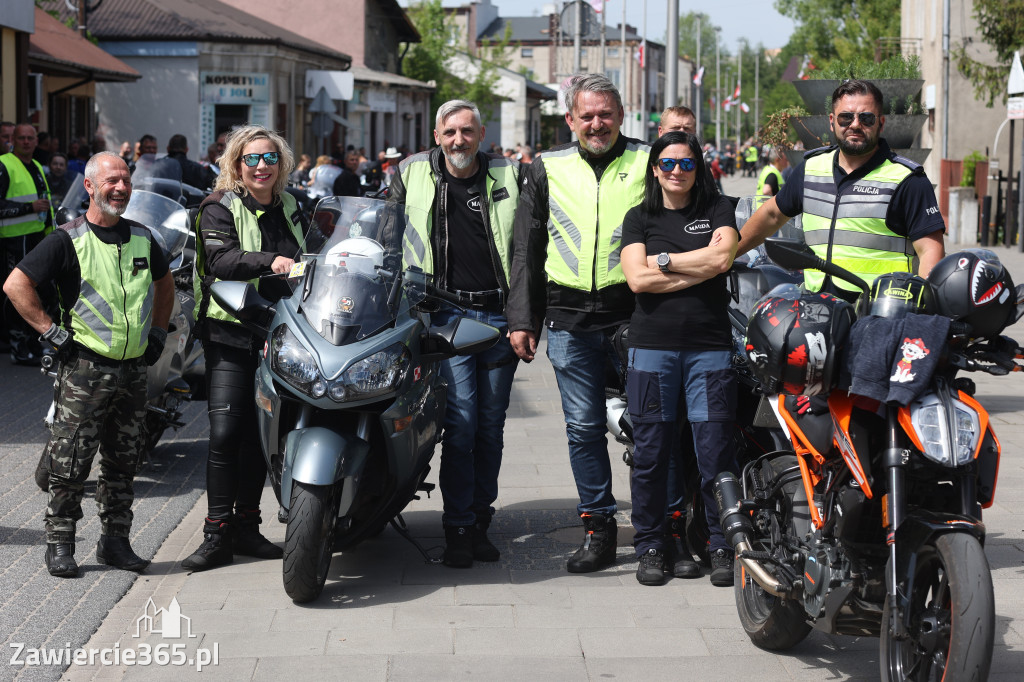 Fotorelacja: Obchody Święta Konstytucji i MOTO piknik w Łazach.
