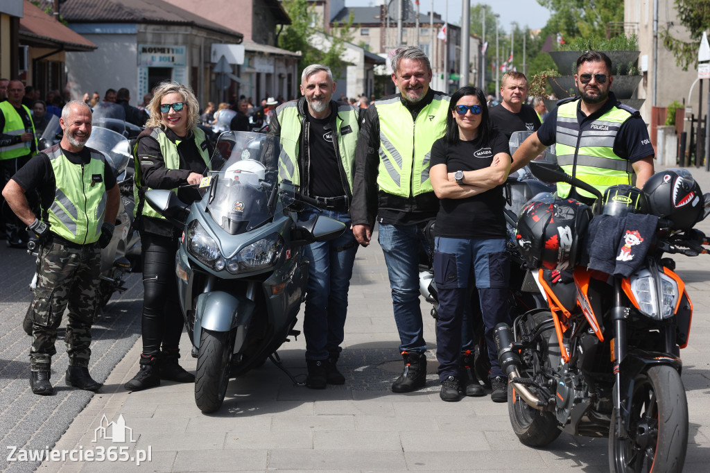 Fotorelacja: Obchody Święta Konstytucji i MOTO piknik w Łazach.