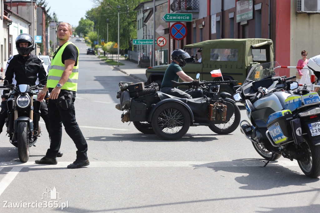 Fotorelacja: Obchody Święta Konstytucji i MOTO piknik w Łazach.
