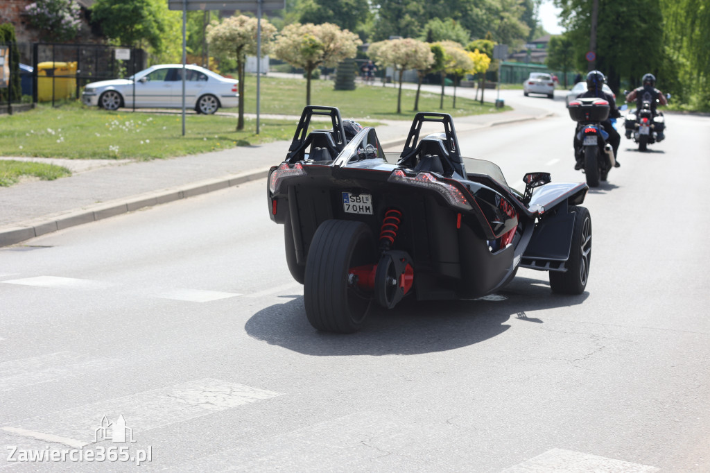 Fotorelacja: Obchody Święta Konstytucji i MOTO piknik w Łazach.